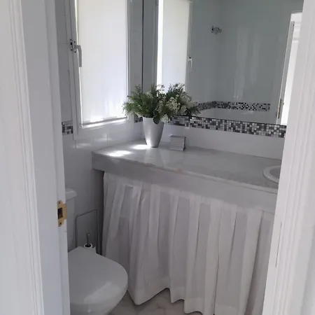 Townhouse In San Pedro- Private Garden, Golf, Beach, Pool Nyaraló