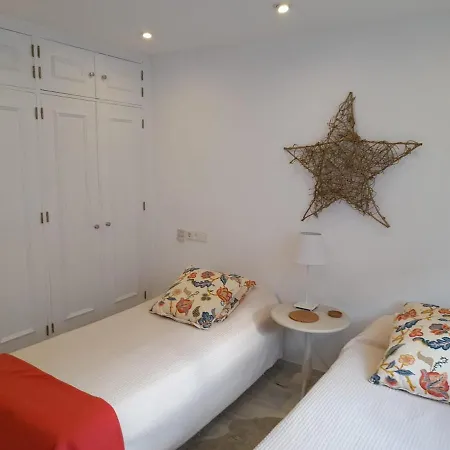 Townhouse In San Pedro- Private Garden, Golf, Beach, Pool Estepona