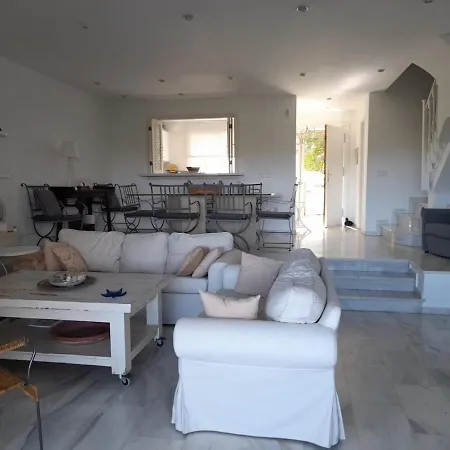 Townhouse In San Pedro- Private Garden, Golf, Beach, Pool