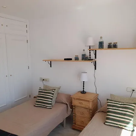 Townhouse In San Pedro- Private Garden, Golf, Beach, Pool * 埃斯特波纳