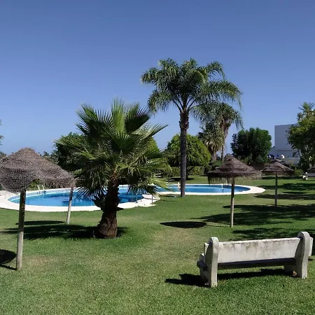 Townhouse In San Pedro- Private Garden, Golf, Beach, Pool 埃斯特波纳