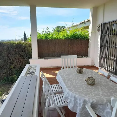 Townhouse In San Pedro- Private Garden, Golf, Beach, Pool 埃斯特波纳