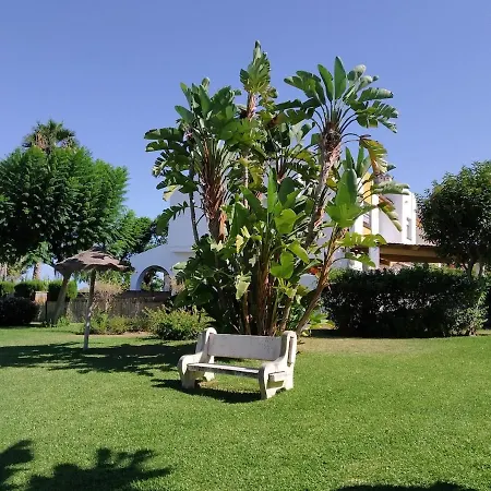 Townhouse In San Pedro- Private Garden, Golf, Beach, Pool 度假居 埃斯特波纳