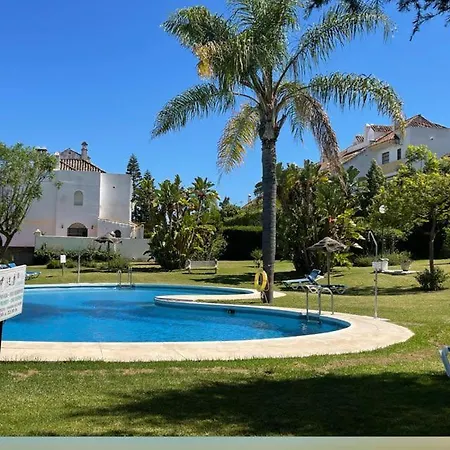 Townhouse In San Pedro- Private Garden, Golf, Beach, Pool * Estepona