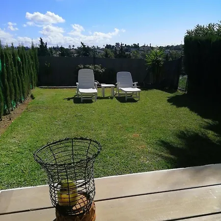 Townhouse In San Pedro- Private Garden, Golf, Beach, Pool 度假居 埃斯特波纳