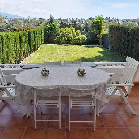 Townhouse In San Pedro- Private Garden, Golf, Beach, Pool 埃斯特波纳