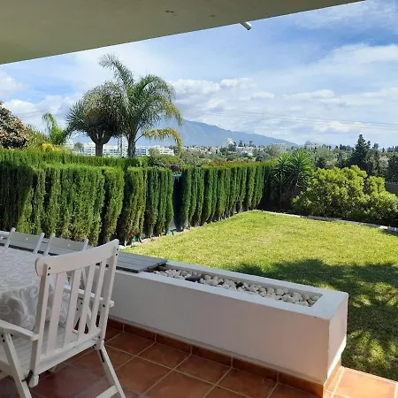 Townhouse In San Pedro- Private Garden, Golf, Beach, Pool Vakantiehuis