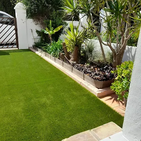 Vakantiehuis Townhouse In San Pedro- Private Garden, Golf, Beach, Pool Estepona