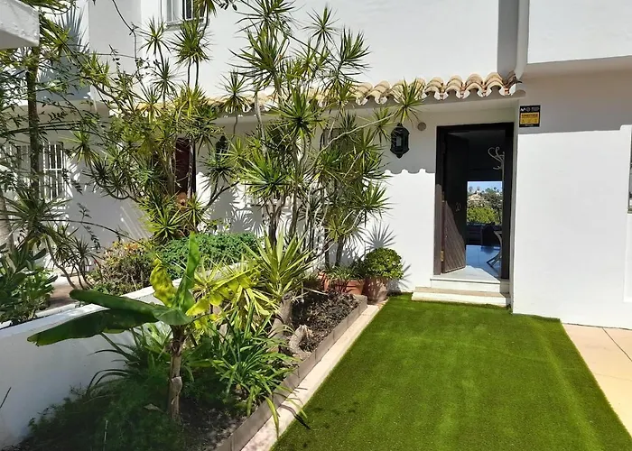 Townhouse In San Pedro- Private Garden, Golf, Beach, Pool Holiday home