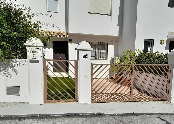 Townhouse In San Pedro- Private Garden, Golf, Beach, Pool *