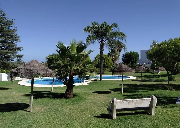 Townhouse In San Pedro- Private Garden, Golf, Beach, Pool Estepona