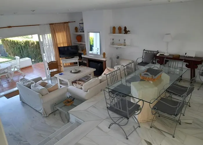 Holiday home Townhouse In San Pedro- Private Garden, Golf, Beach, Pool Estepona