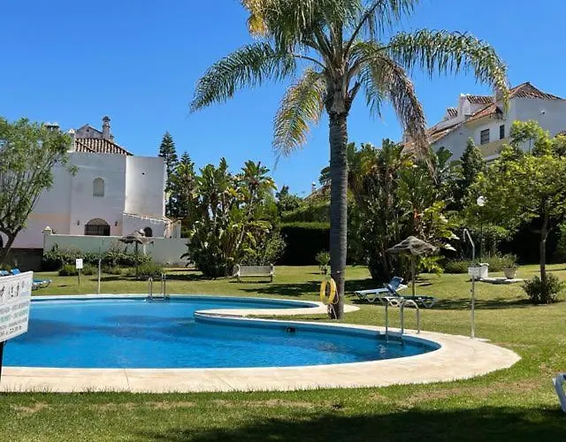 Townhouse In San Pedro- Private Garden, Golf, Beach, Pool * Estepona