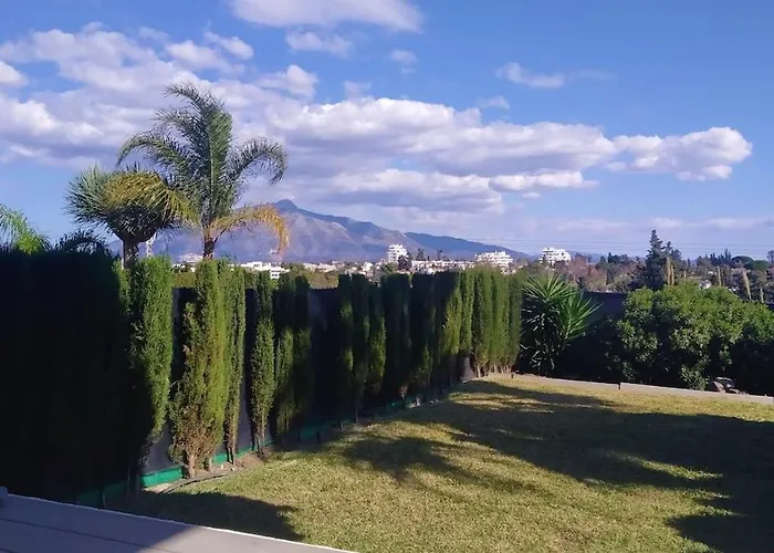 Townhouse In San Pedro- Private Garden, Golf, Beach, Pool Holiday home *