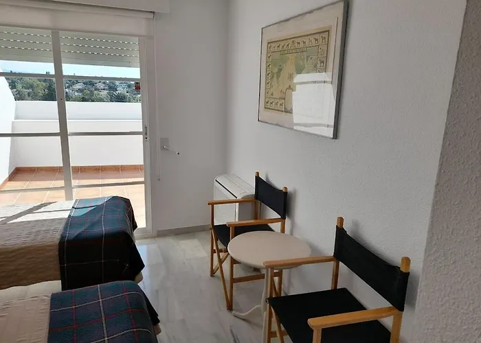 Townhouse In San Pedro- Private Garden, Golf, Beach, Pool