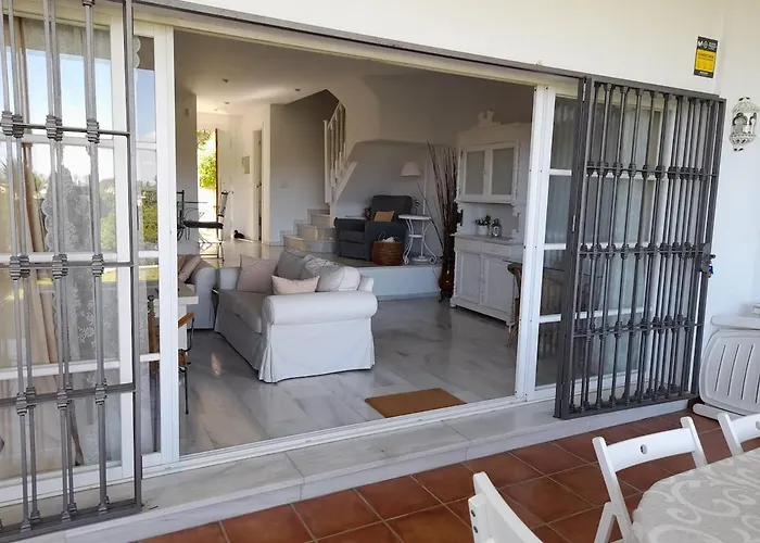 Townhouse In San Pedro- Private Garden, Golf, Beach, Pool * Estepona