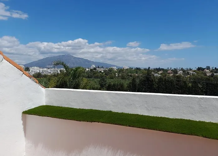 Townhouse In San Pedro- Private Garden, Golf, Beach, Pool Holiday home *