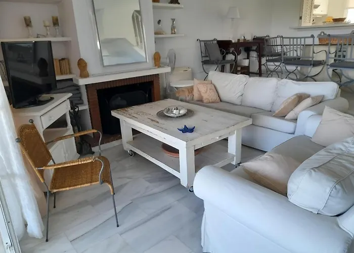 Townhouse In San Pedro- Private Garden, Golf, Beach, Pool Estepona