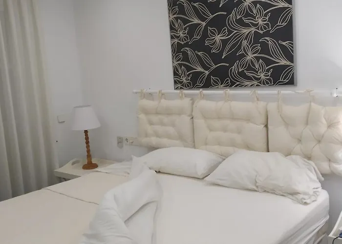 Townhouse In San Pedro- Private Garden, Golf, Beach, Pool Estepona